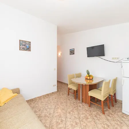 One-bedroom In Okrug Donji