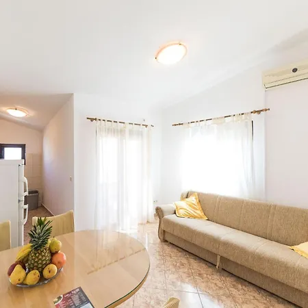 Appartement One-bedroom In Okrug Donji